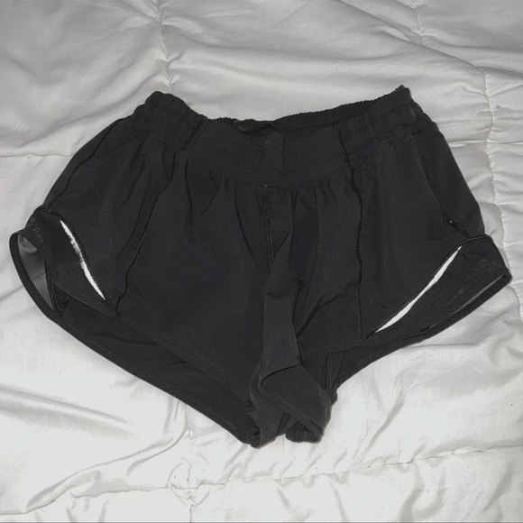 lululemon black hotty hot 2.5” lined shorts - Picture 2 of 3